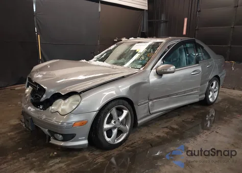 2005 Mercedes-Benz C 230 Kompressor Sport z USA, uszkodzony, nr VIN WDBRF40J15A703550